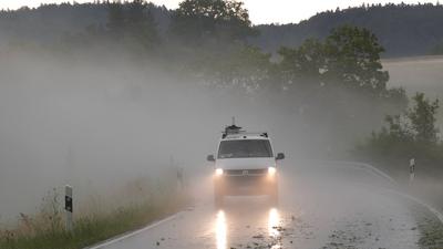Schwere Gewitter und ein Hagelunwetter haben die Hitze in Baden-W?rttemberg abrupt beendet. Gegen 13 Uhr entluden sich h-stock-foto