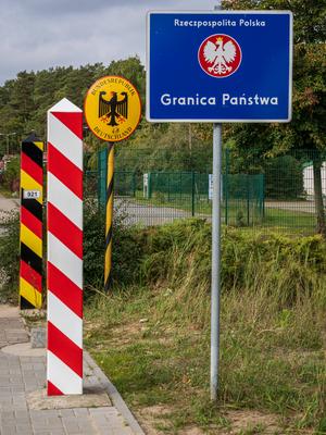 Border between Ahlbeck in Germany and Swinoujscie in Poland Ahlbeck, Mecklenburg-Western Pomerania, Germany - October 07-stock-foto