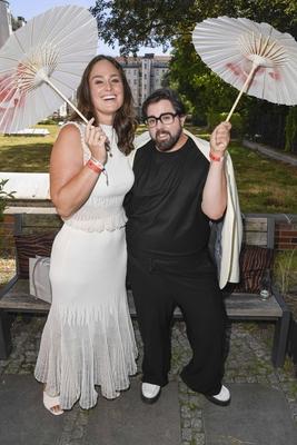 Saskia Grimm und Steven Preisner zu Gast bei der Fashion Show von Anja Gockel Von welchen Farben traeumt dein Glueck in Rahmen der Berlin Fashion Week 2025 am 01.Juli 2025 in Berlin Berlin Deutschland *** Saskia Grimm and Steven Preisner as guests at the fashion show by Anja Gockel Von welchen Farben traeumt dein Glueck as part of Berlin Fashion Week 2025 on 01 July 2025 in Berlin Berlin Germany-stock-photo