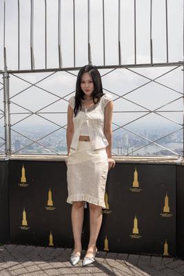 Bibi visits empire state building to celebrate first world tour-stock-foto