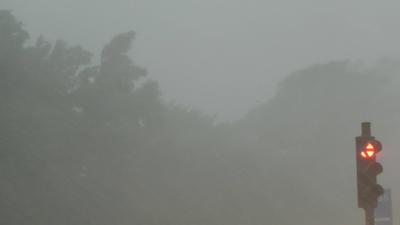 Heftige Gewitter und Unwetter beenden die Hitzewelle in Westdeutschland. Fr?her als geplant zogen Unwetter ?ber Westdeut-stock-foto