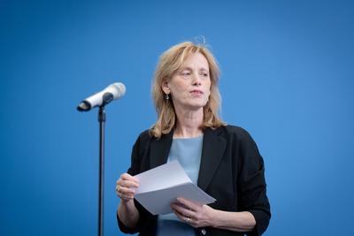 Pressekonferenz, Karin Prien-stock-foto