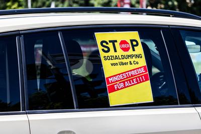 Bundesweite Aktion der Taxi-Fahrer in Bonn 02.07.2025-stock-foto