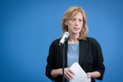 Pressekonferenz, Karin Prien-stock-foto