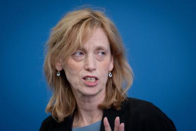 Pressekonferenz, Karin Prien-stock-foto