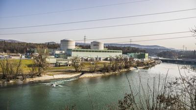 Bottstein, Schweiz - 23. Februar 2021: Das Atomkraftwerk Beznau vom Axporama in B?ttstein aus gesehen.-stock-photo