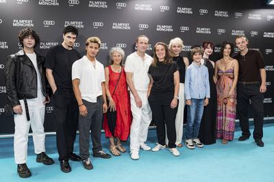 Mark Waschke, Julia Koschitz und Cast-stock-foto