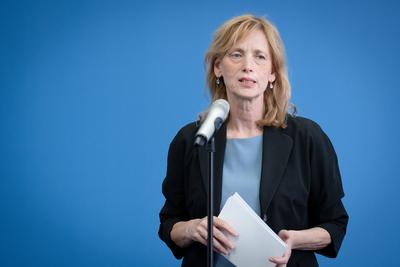 Pressekonferenz, Karin Prien-stock-foto