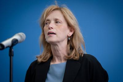 Pressekonferenz, Karin Prien-stock-foto