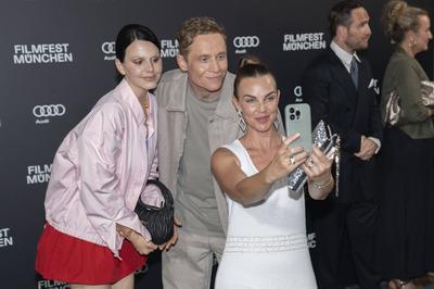 Ruby O. Fee, Matthias Schweigh?fer, Annika Lau-stock-foto