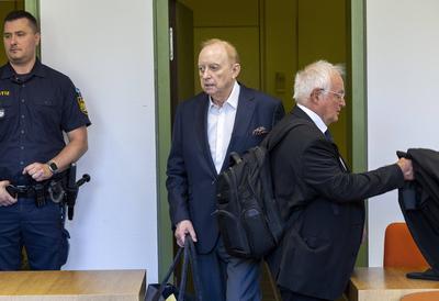 Mit seinem Anwalt Hans-Joachim Eckert / Star-Koch Alfons Schuhbeck Anklage wegen Subventionsbetrug vor Gericht in M?nche-stock-foto