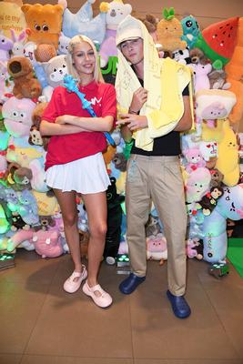 Daniela Djokic, Moritz R?diger beim WALK of Mumuso in der Mall of Berlin im Rahmen der Berlin Fashion Week SS26 (Fr?hlin-stock-foto