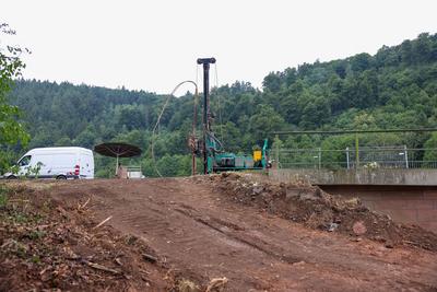 Abrissarbeiten der Talbr?cke bei Bad-K?nig-Zell-stock-foto