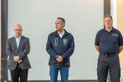 Weitere Feuerwehrtechnik und Personal aus dem Erzgebirgskreis zur Waldbrandbek?mpfung nach Gohrischheide aufgebrochen ? Neuer Haushalt des Freistaates Sachsen sorgt f?r Kritik-stock-foto