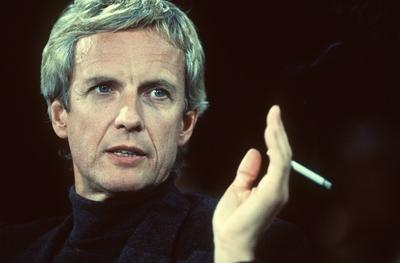Mathieu Carriere (Schauspieler) 03/98 her Mann Fernsehen TV Film Kino Schauspiel grauhaarig leger Pullover Jackett sitz-stock-foto