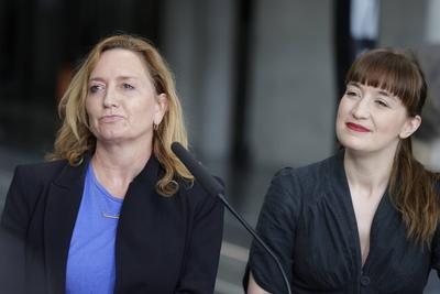 Caren Lay, Vorsitzende des Ausschusses f?r Wohnen, Stadtentwicklung, Bauwesen und Kommunen, Heidi Reichinnek, Vorsitzend-stock-foto