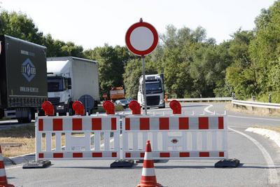 Fahrbahnschaden A5-stock-foto