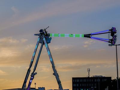 Er?ffnung des 496. Sch?tzenfestes Gr??er, h?her, bunter... die Fahrgesch?fte des wentgr??ten Sch?tzenfestes 2025 in Hann-stock-foto