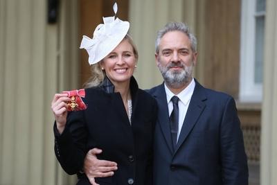 Prominente nach Ordensverleihung vor dem Buckingham Palast  . 18/11/2016. London, United Kingdom. Investitures at Bucki-stock-foto