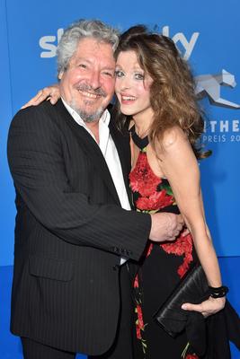 Volker Brandt und Freundin Susanne Meikl Bayerischer Fernsehpreis 2016 im Prinzregententheater in Muenchen. *** Volker B-stock-foto