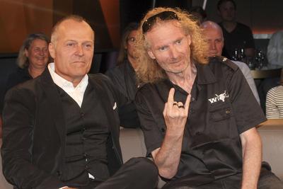 Joja Wendt Pianist mit Holger H?bner Huebner Wacken Festival Gruender zu Gast in der NDR Talkshow aus dem NDR 3 Studio am 04.Juli 2025 in Hamburg Hamburg Deutschland *** Joja Wendt pianist with Holger H?bner Huebner Wacken Festival Gruender as guest on the NDR talk show from the NDR 3 studio on July 04, 2025 in Hamburg Hamburg Germany-stock-foto
