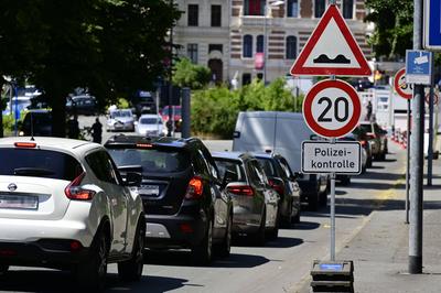 Grenzkontrollen an der deutsch-polnischen Grenze in G?rlitz-stock-foto