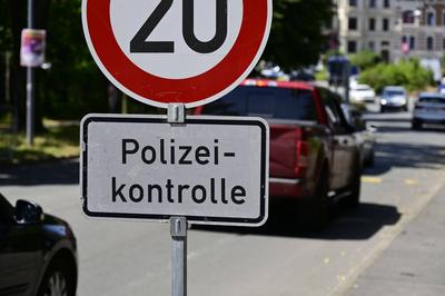 Grenzkontrollen an der deutsch-polnischen Grenze in G?rlitz-stock-foto