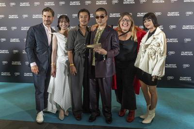 Clemens Schick , Soujiro Sanada mit Team, Anna Hints-stock-foto