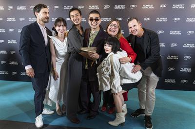 Clemens Schick , Soujiro Sanada mit Team, Anna Hints-stock-foto