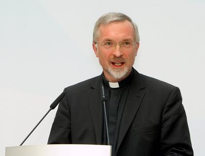 Festvortrag Bischof von EichststStt Festvortrag des Bischof von EichststStt Dr. Gregor Maria Hanke : Gottes Schoepfunng-stock-foto