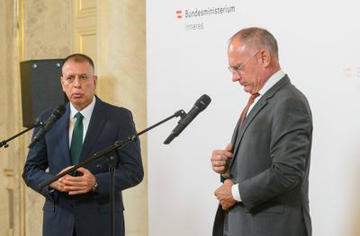 20250707 Doorstep des Inneministers mit dem Jordanischeninnenministers-stock-foto