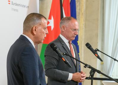 20250707 Doorstep des Inneministers mit dem Jordanischeninnenministers-stock-foto