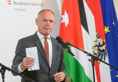 20250707 Doorstep des Inneministers mit dem Jordanischeninnenministers-stock-foto