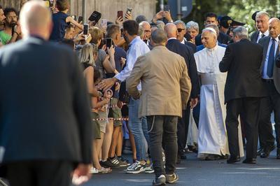 ITALY - POPE LEO XIV   ARRIVES FOR TWOO-WEEK STAY IN THE  PAPAL SUMMER RESIDENCE IN CASTEL GANDOLFO  - 2025/7/6-stock-foto