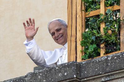 ITALY - POPE LEO XIV   ARRIVES FOR TWOO-WEEK STAY IN THE  PAPAL SUMMER RESIDENCE IN CASTEL GANDOLFO  - 2025/7/6-stock-foto