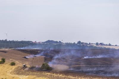 Feldbrand in Obernauendorf-stock-foto