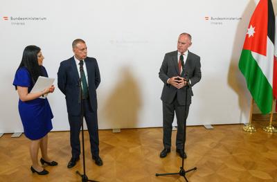 20250707 Doorstep des Inneministers mit dem Jordanischeninnenministers-stock-foto