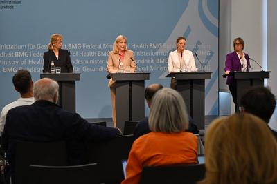 Arbeitsgruppe fuer die Pflegereform-stock-foto