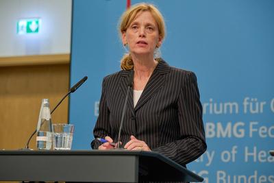 Arbeitsgruppe zur Pflege gestartet-stock-foto