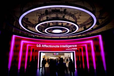 IFA Berlin Deu, Deutschland, Germany, Berlin, 09.09.2024 Slogan LG Affectionate Intelligence powered by Furon am Stand v-stock-foto