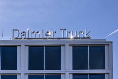 Daimler Trucks. Hauptsitz der Daimler Truck AG in Leinfelden-Echterdingen. Der Daimler Truck Campus vereint Verwaltungsb-stock-foto