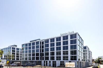 Daimler Trucks. Neuer Hauptsitz der Daimler Truck AG in Leinfelden-Echterdingen. Der sogenannte Daimler Truck Campus ver-stock-foto