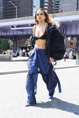 Rita Ora in NYC-stock-foto