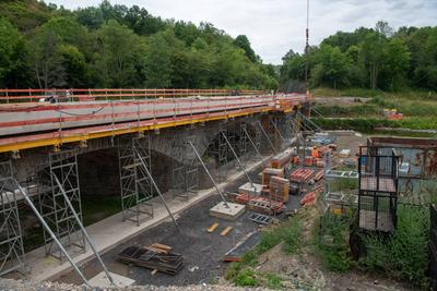 Wiederaufbau der Ahrtalbahn-stock-foto