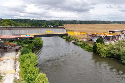 09.07..2025 Sachsen Anhalt Sachsen-Anhalt Halle Saale Luftbild Luftaufnahme Salle?berquerung Br?ckenschub Westumfahrung-stock-foto