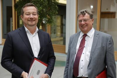 Uli Gr?tsch, Polizeibeauftragter des Bundes beim Deutschen Bundestag, Dr. Heinz-Willi Heynckes, Leitender Beamter beim P-stock-foto