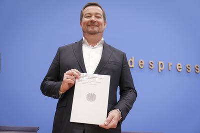 Bundespressekonferenz, Bericht des Polizeibeauftragten des Bundes beim Deutschen Bundestag-stock-foto