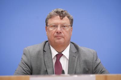 Bundespressekonferenz, Bericht des Polizeibeauftragten des Bundes beim Deutschen Bundestag-stock-foto
