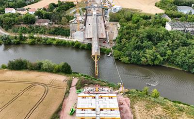 09.07..2025 Sachsen Anhalt Sachsen-Anhalt Halle Saale Luftbild Luftaufnahme Salle?berquerung Br?ckenschub Westumfahrung-stock-foto