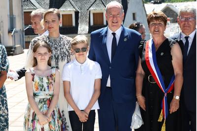 La famille princi?re de Monaco en visite dans le Carlad?s-stock-foto